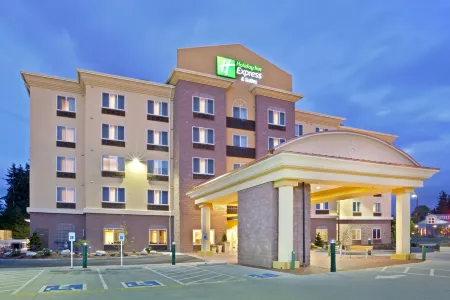Holiday Inn Express & Suites Seattle North - Lynnwood