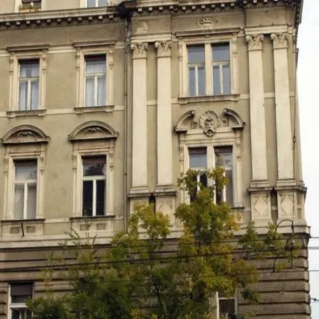 City Hotel Ring