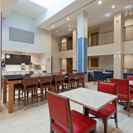 Holiday Inn Express WEST LOS ANGELES-SANTA MONICA by IHG Отели рядом с достопримечательностью «Сенчури-Сити»