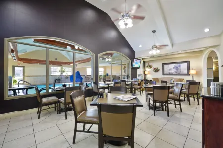 Best Western Plus Tulsa Inn  Suites Отели рядом с достопримечательностью «Expo Square»