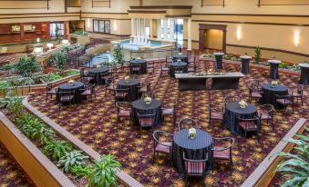 Holiday Inn & Suites Cincinnati-Eastgate (I-275E)