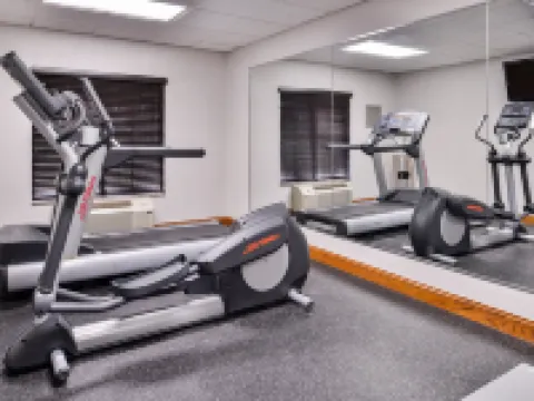 คันทรีอินน์แอนด์สวีทส์ บายเรดิสัน สนามบินราเลห์-เดอรัม NC โรงแรมในแครี