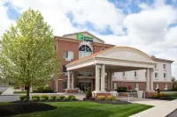 Holiday Inn Express & Suites Marion Hotel dekat Stengel True Museum