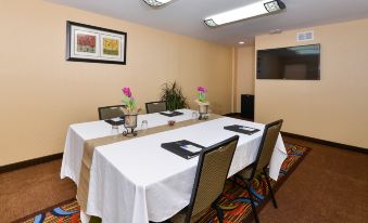 Best Western Plus Fresno Airport Hotel