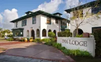 1906 Lodge Hotels in Coronado