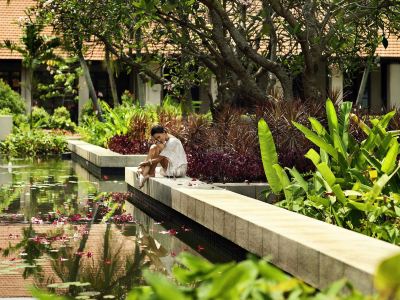 庭 ソフィテル シンガポール セントーサ リゾート&スパ(ステイケーション可)の写真