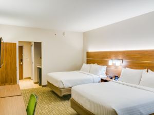 Holiday Inn Express & Suites Russellville