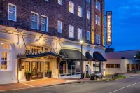 The Virginian Lynchburg, Curio Collection by Hilton Hotel dekat Academy Center of the Arts