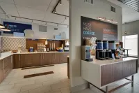 Holiday Inn Express & Suites LANCASTER EAST - STRASBURG by IHG - breakfast