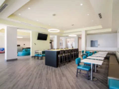 コンフォート イン & スイーツ ガルフ ショアーズ イースト ビーチ ニア ガルフ ステート パーク ボールドウィンのホテル