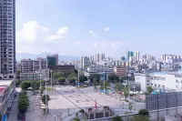Vienna Hotel (Nanxiong Times Plaza) - parking