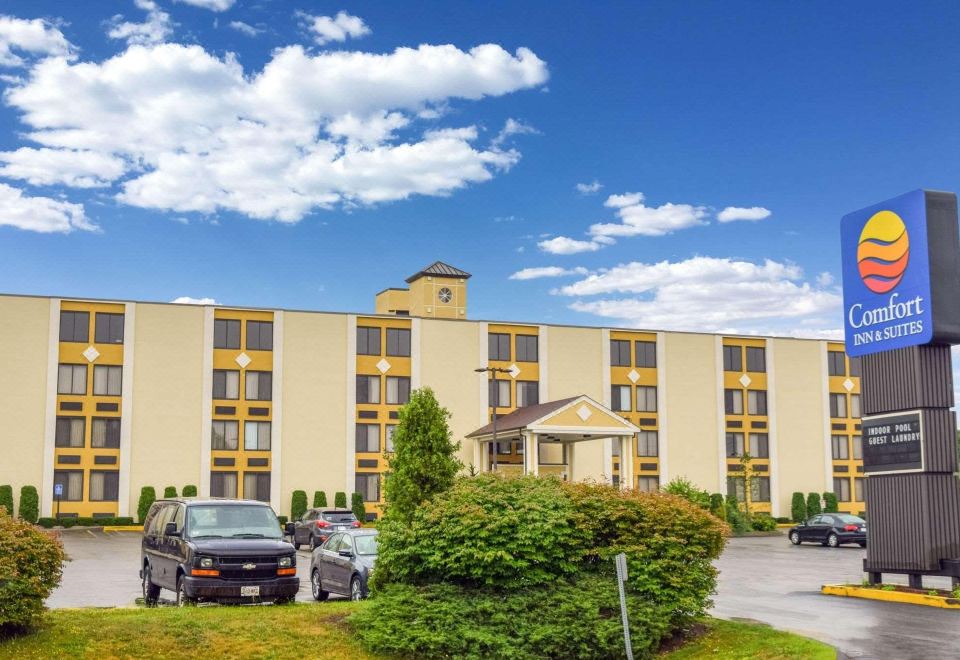 Holiday Inn Express Bristol NorthOver view