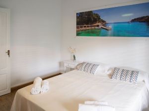 Guest House Ibiza - Hostel
