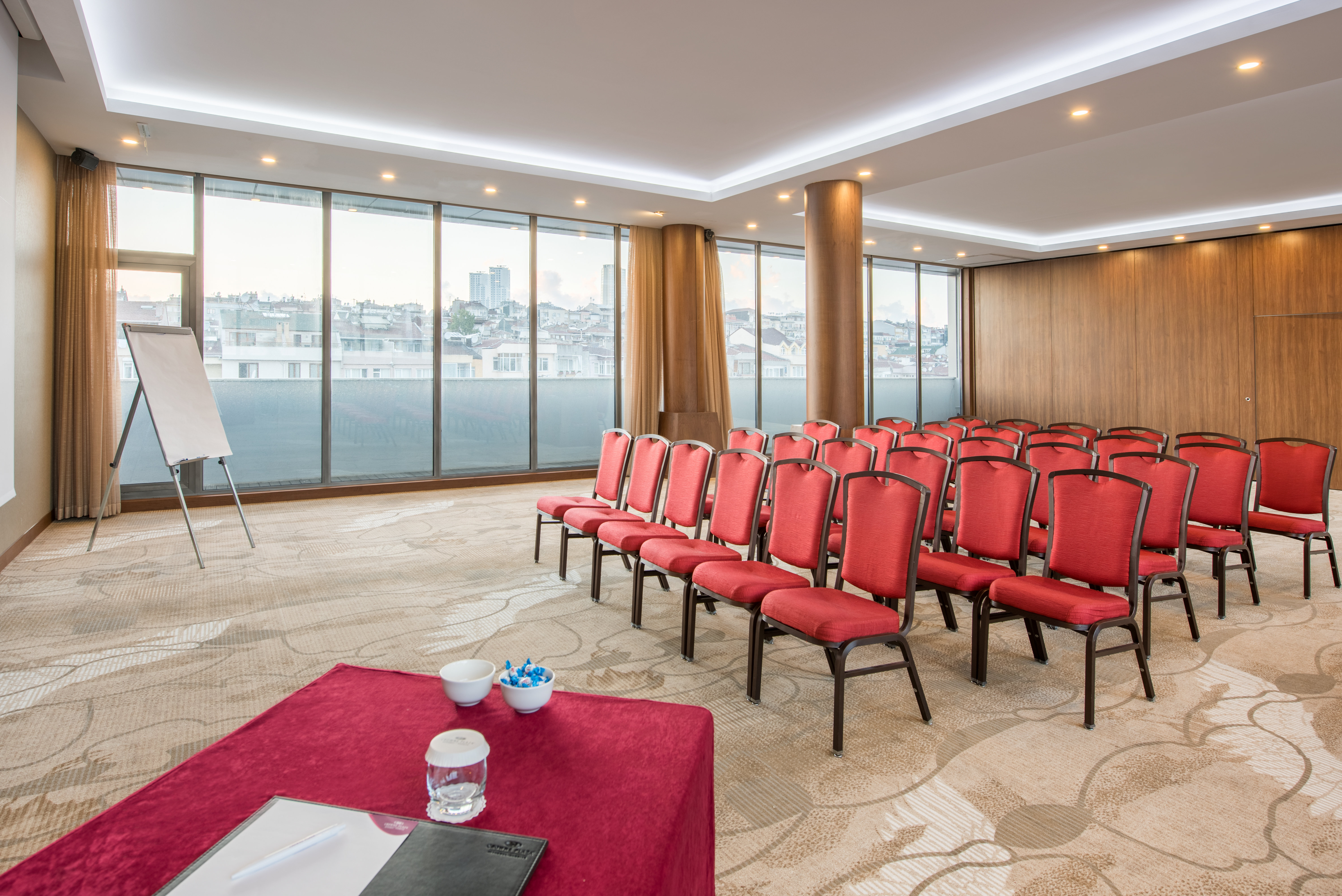 Crowne Plaza Istanbul - Harbiye (Crowne Plaza Istanbul Harbiye, an Ihg Hotel)