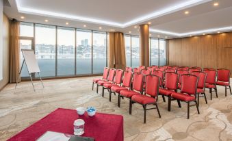 Crowne Plaza Istanbul Harbiye, an IHG Hotel