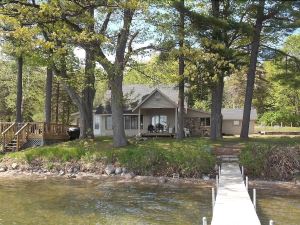 Merry Mullett Lake House 3 Bedroom Cottage