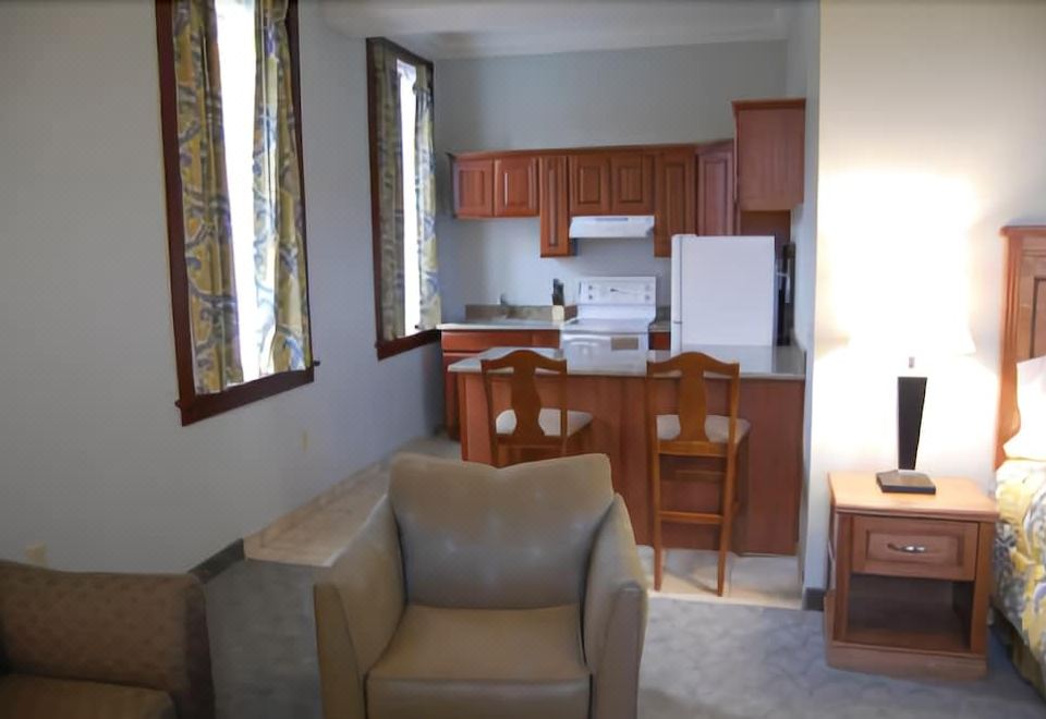 Marina Inn & Suites - Housity