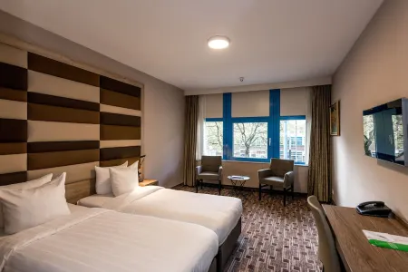 XO Hotels Blue Square