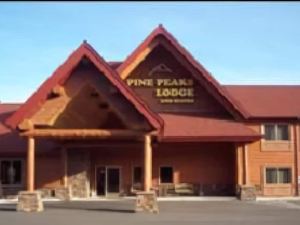 Pine Peaks Lodge and Suites