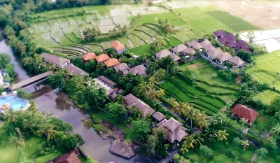 サンティ マンダラ ヴィラ & スパ シンガパドゥ・バニヤン・ツリー周辺のホテル