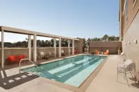 Home2 Suites by Hilton Fayetteville Fort Bragg Hotels in Fayetteville