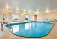 Amerivu Inn and Suites - Kolam Renang