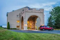 Comfort Suites at PAR 4 Resort Hotel di Lanark