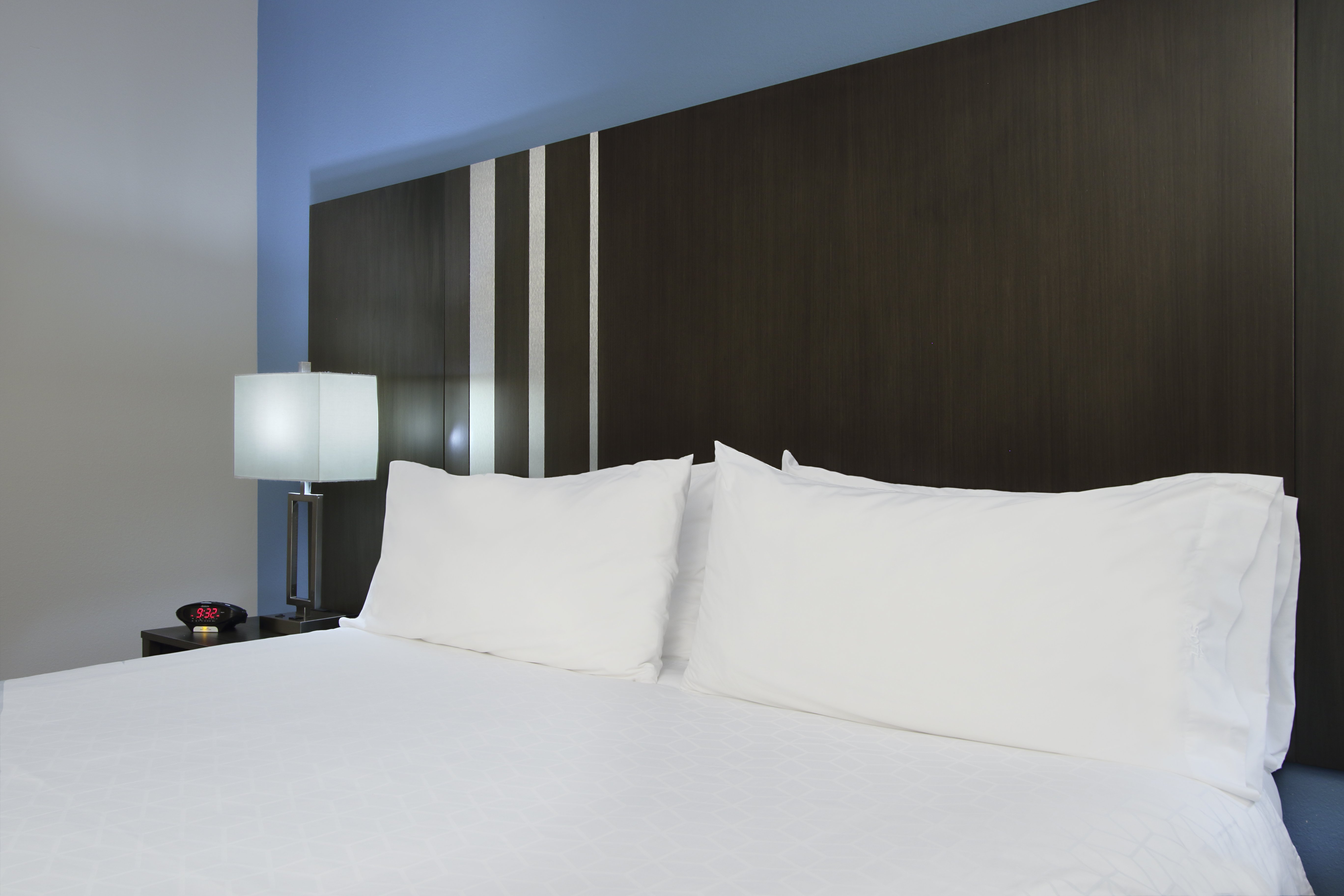 Holiday Inn Express and Suites Houston North - IAH Area, an Ihg Hotel