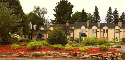 Relais St-Denis Hotels near Le Jardins de Francois