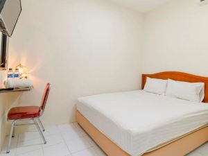 RedDoorz Plus Near Ciputra World Kuningan 2