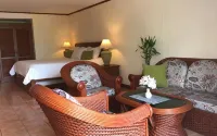 Surin Bay Inn Hotels in 