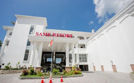 Same Resort Bira Beach Отели рядом с достопримечательностью «Таман Секкенг Булукамба»
