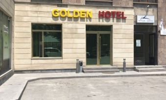 Golden Hotel