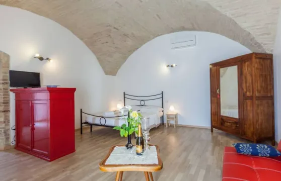 斯佩洛假日酒店