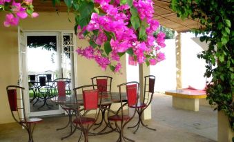 House with 3 Bedrooms in Saly, with Shared Pool, Enclosed Garden and Wifi Near the Beach