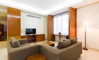 Executive 3Br Apartment Suite Near Bukit Ceylon