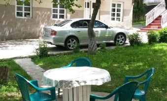 Hotel Ushba - Housity