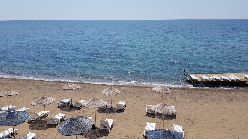 Troas Beach Hotel