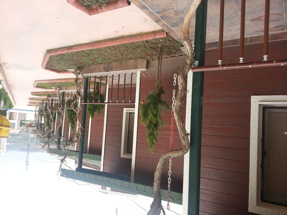 Rich Royal Hotel