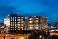 GOLDEN TULIP Incheon Airport Hotel & Suites Hotel dekat Incheon International Airport