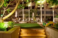 Garden Court Umhlanga Hotel berhampiran Makiwa Gallery