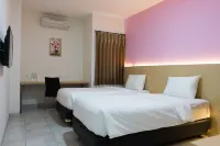 I&M Hotel Billiard Hotels in Sawahan