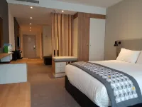 Holiday Inn Birmingham City Centre Hotels near Jamia Mosque Amir-e-Millat مسجد
