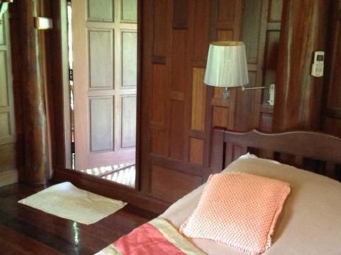 Ruen Thai Ampawa Resort