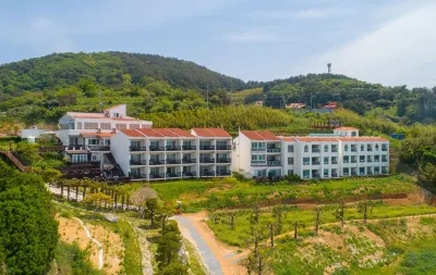 Windy Hill Resort Отели в г. Кодже