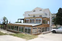Hotel Maksim Hotel di Kumbor