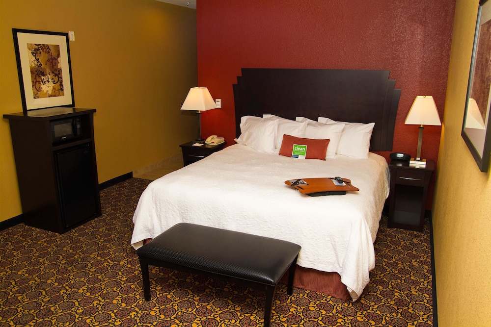 Hampton Inn & Suites Dallas-DeSoto