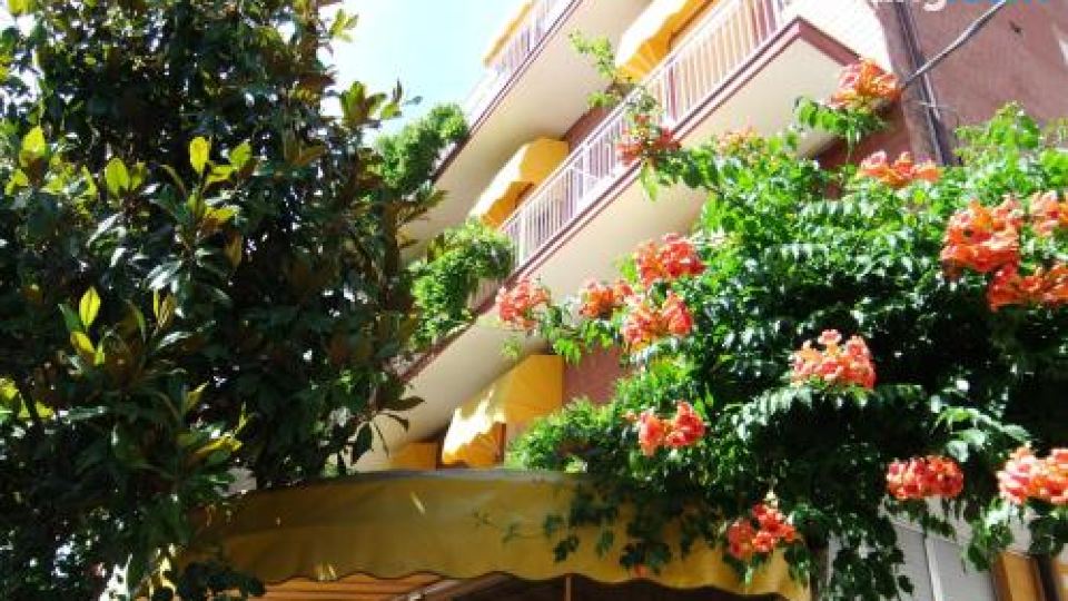 Naty Hotel