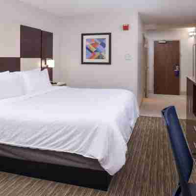 Holiday Inn Express Towson- Baltimore North, an IHG Hotel Rooms