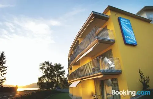 艾哈爾斯阿格里斯餐廳酒店